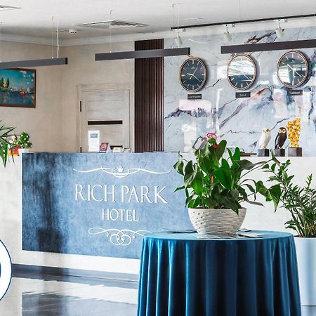 Rich Park Hotel Tashkent Esterno foto