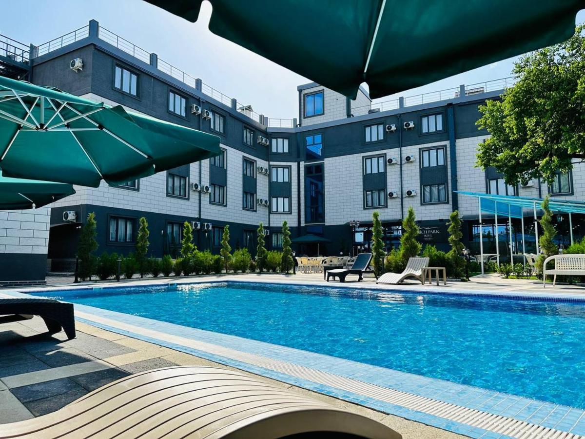 Rich Park Hotel Tashkent Esterno foto