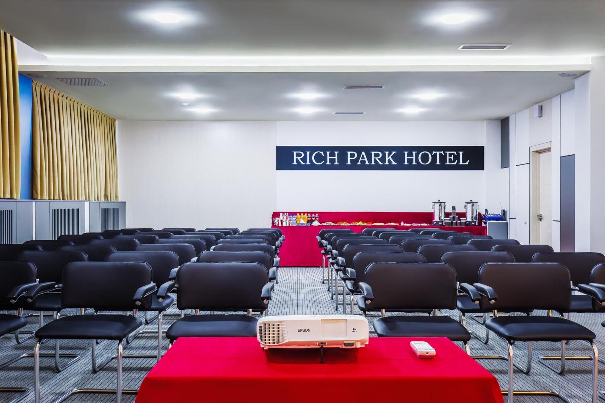 Rich Park Hotel Tashkent Esterno foto